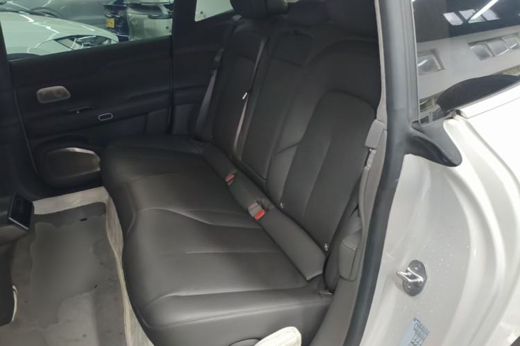 Used Nio ET7 2022 75 kWh Left Rear Seat