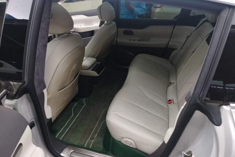 Used Nio ET7 2022 75 kWh Left Rear Seat