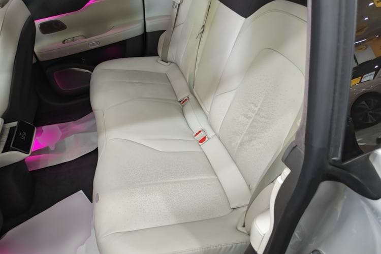 Used Nio ET7 2022 75 kWh Left Rear Seat