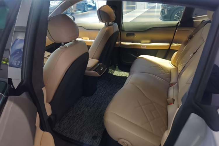 Used Nio ET7 2022 100kWh First Edition Left Rear Seat