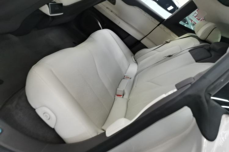 Used Nio ET7 2022 75 kWh Left Rear Seat