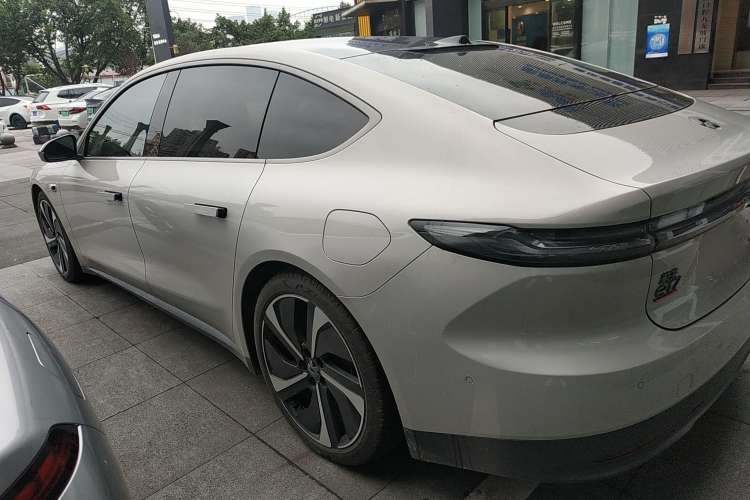 Used Nio ET7 2022 100kWh First Edition Left Side