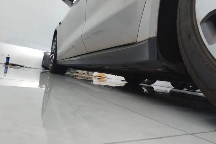 Used Nio ET7 2022 75 kWh Left Side Sill