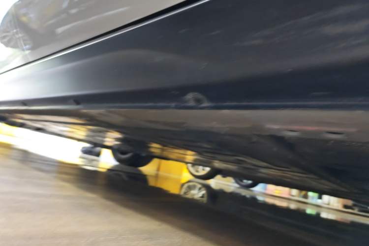 Used Nio ET7 2022 75 kWh Left Side Sill