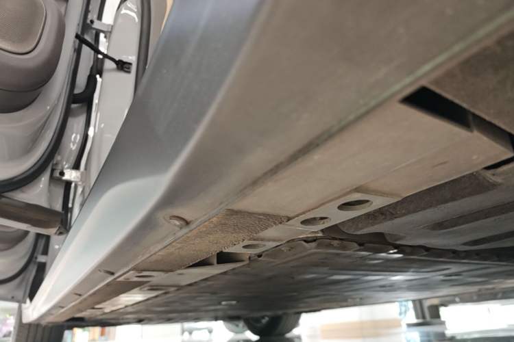 Used Nio ET7 2022 100 kWh Left Side Sill