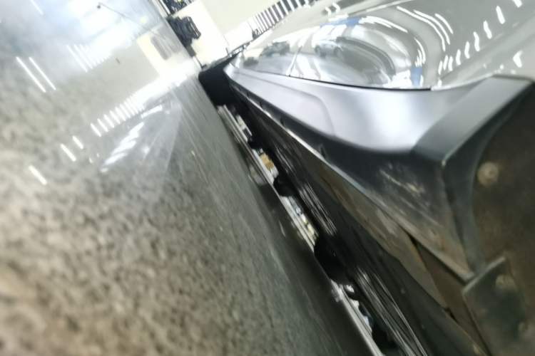 Used Nio ET7 2022 75 kWh Left Side Sill