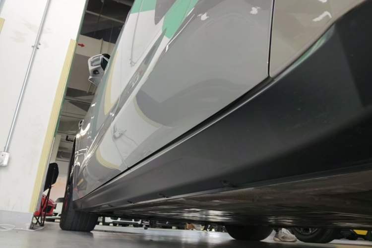 Used Nio ET7 2022 75 kWh Left Side Sill