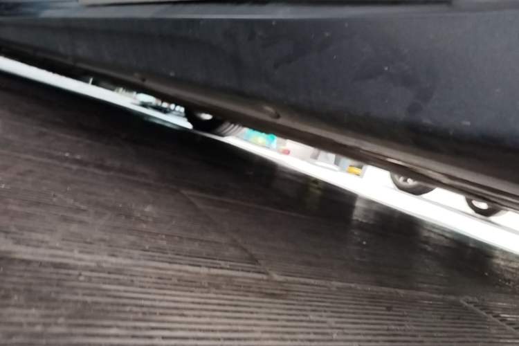 Used Nio ET7 2022 100 kWh Left Side Sill