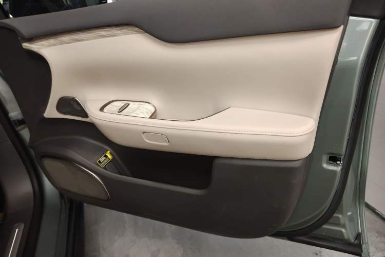 Used Nio ET7 2022 100kWh First Edition Right Front Door Interior