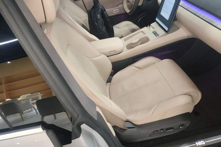 Used Nio ET7 2022 75 kWh Right Front Seat