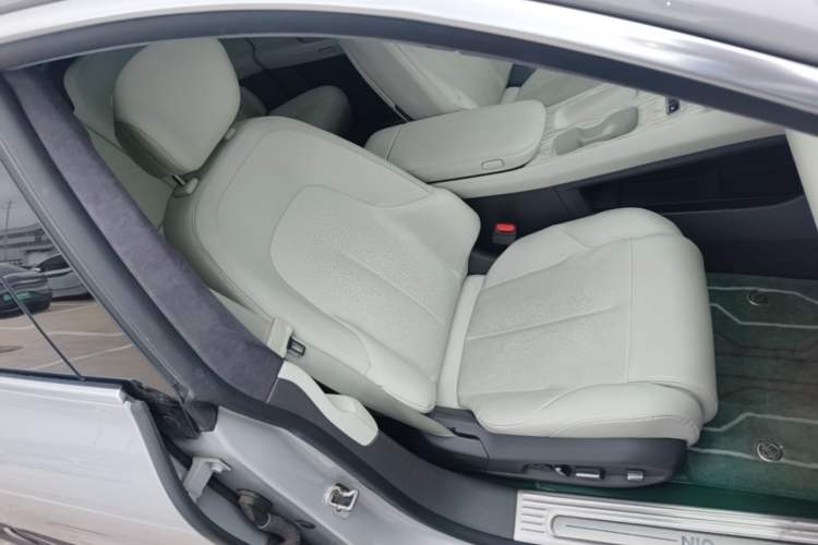 Used Nio ET7 2022 75 kWh Right Front Seat