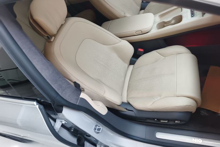 Used Nio ET7 2022 75 kWh Right Front Seat