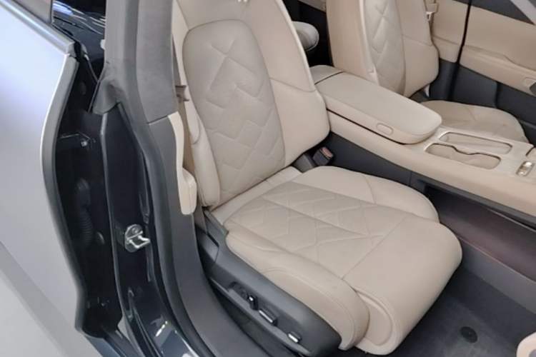 Used Nio ET7 2022 100kWh First Edition Right Front Seat