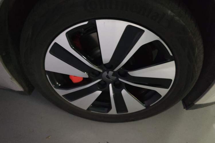 Used Nio ET7 2022 75 kWh Right Front Wheel Hub
