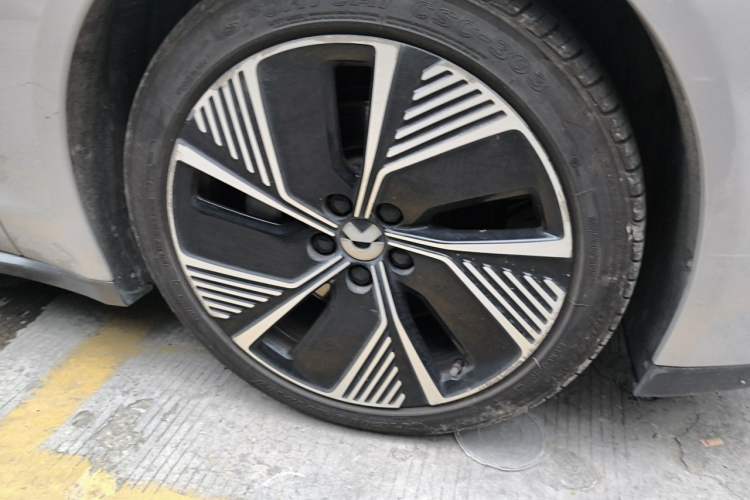 Used Nio ET7 2022 100kWh First Edition Right Front Wheel Hub