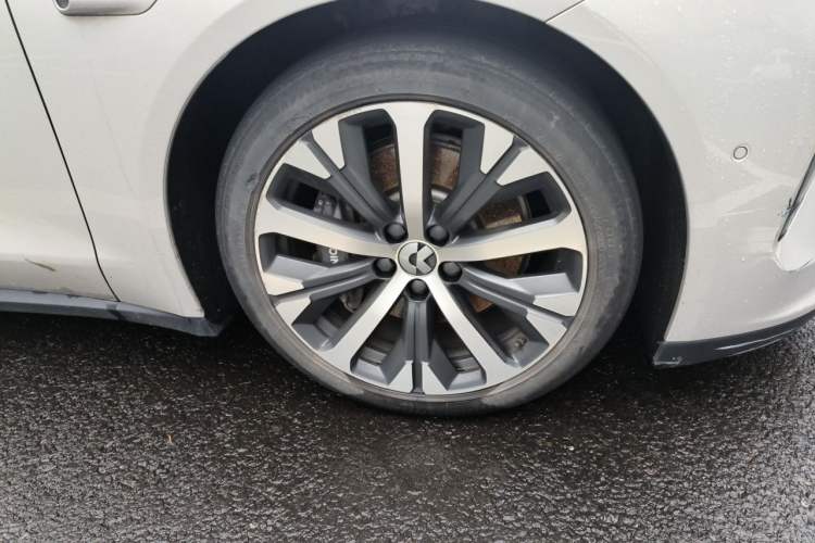 Used Nio ET7 2022 100kWh First Edition Right Front Wheel Hub