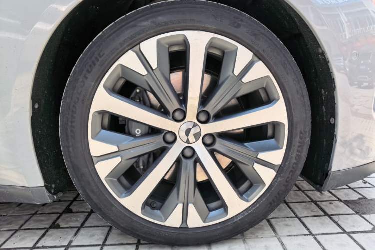 Used Nio ET7 2022 100kWh First Edition Right Front Wheel Hub
