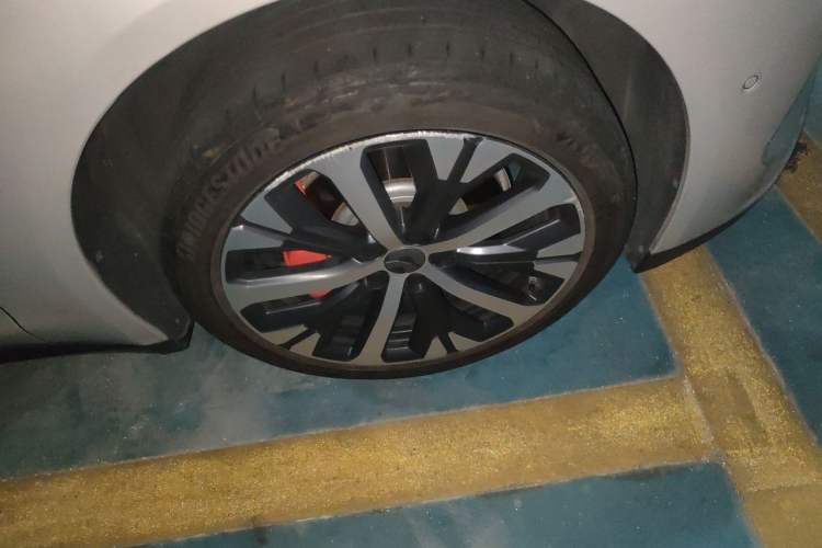 Used Nio ET7 2022 100kWh First Edition Right Front Wheel Hub