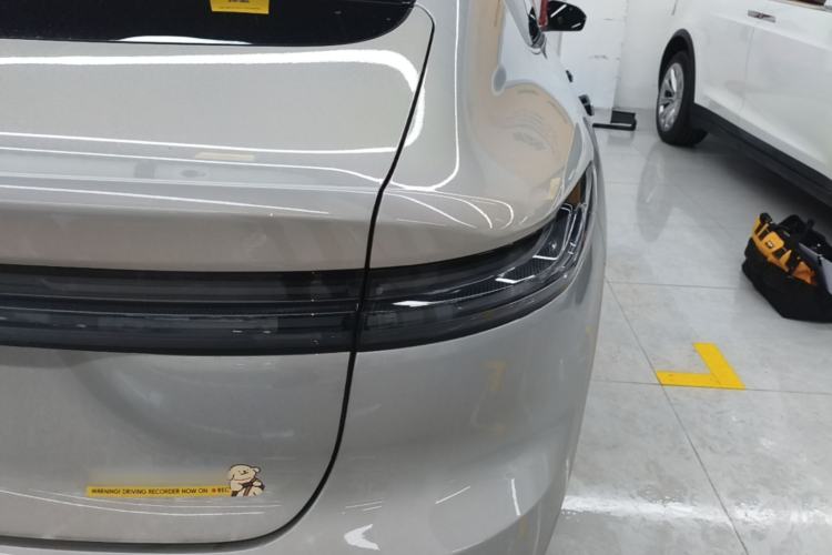 Used Nio ET7 2022 75 kWh Right Rear Taillight