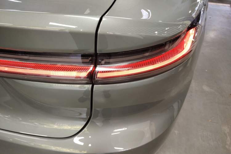 Used Nio ET7 2022 100kWh First Edition Right Rear Taillight