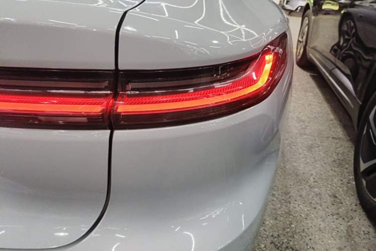Used Nio ET7 2022 100kWh First Edition Right Rear Taillight