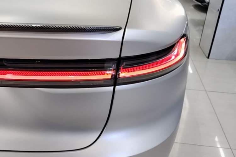 Used Nio ET7 2022 100kWh First Edition Right Rear Taillight