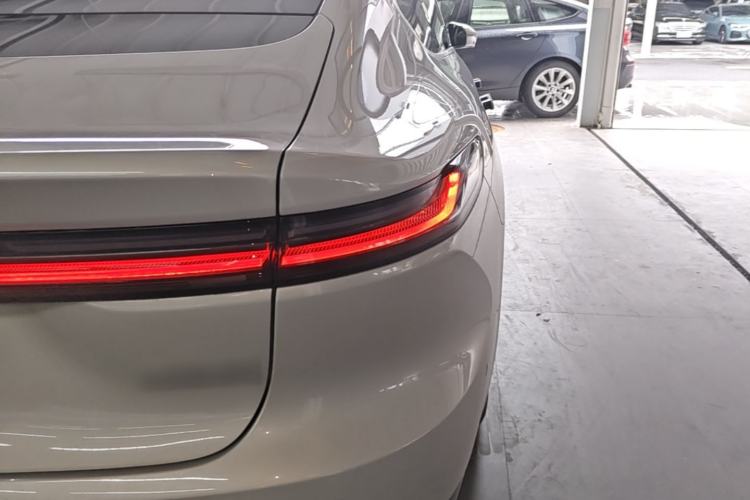 Used Nio ET7 2022 100kWh First Edition Right Rear Taillight