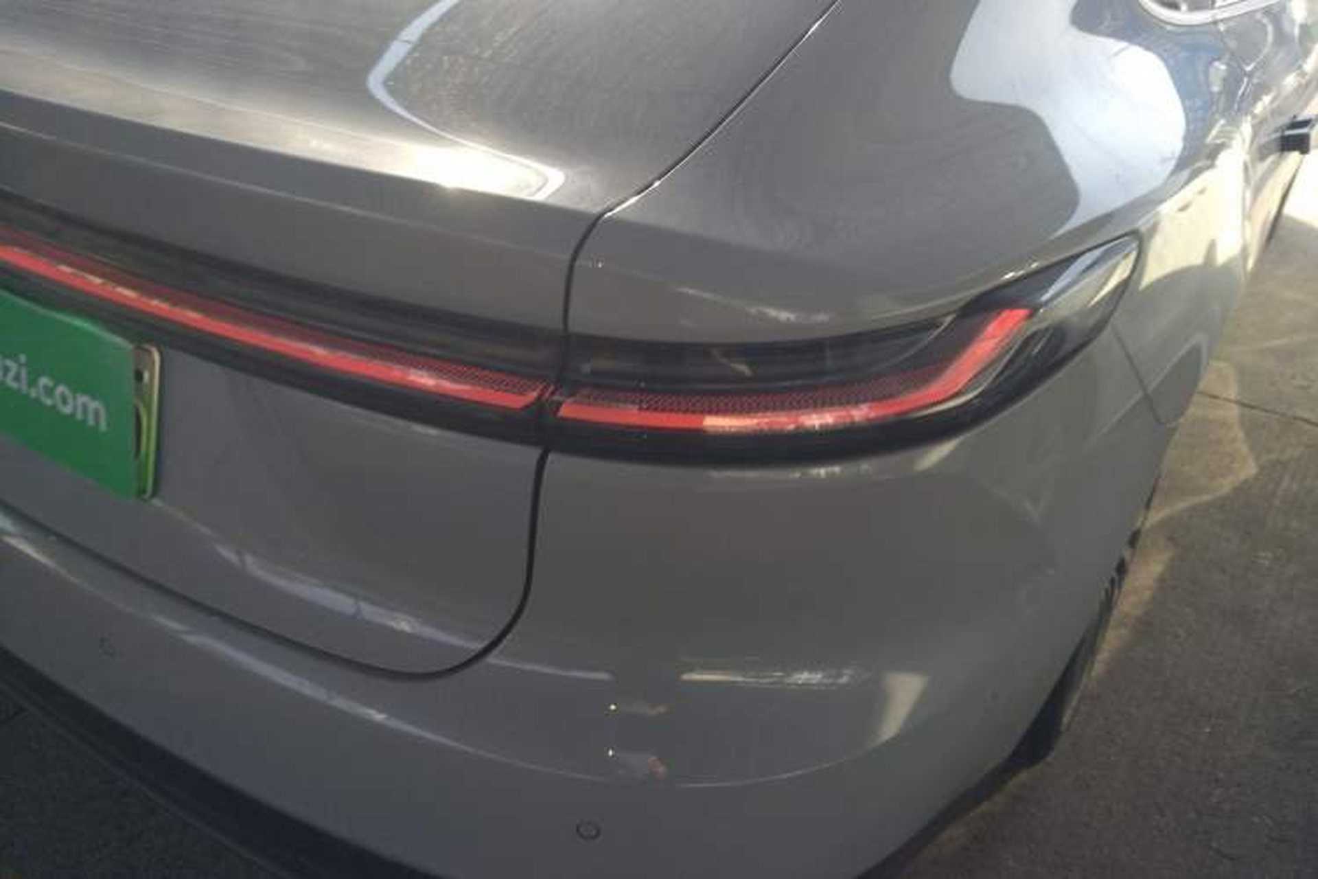 Used Nio ET7 2022 75 kWh Right Rear Taillight