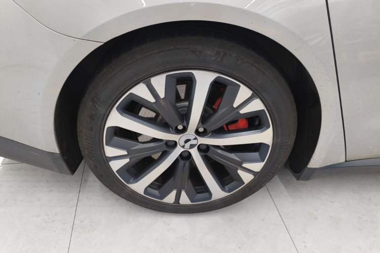 Used Nio ET7 2022 75 kWh Right Rear Wheel Hub