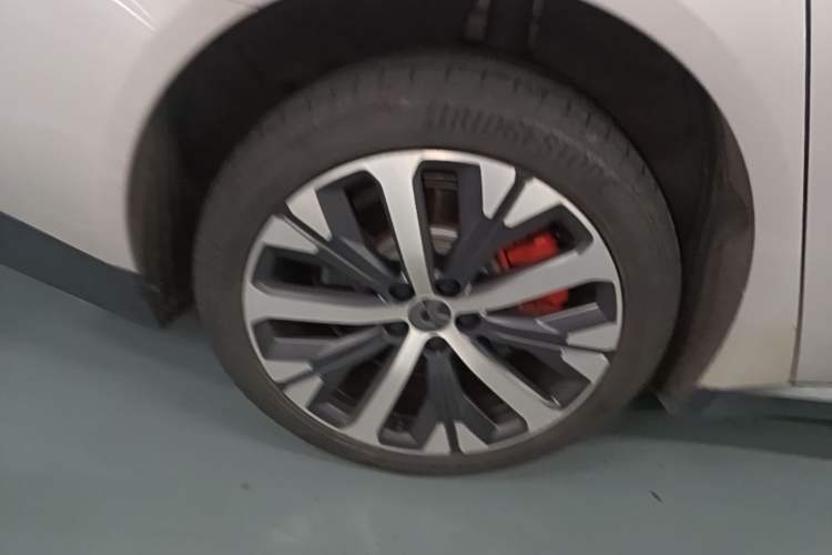 Used Nio ET7 2022 75 kWh Right Rear Wheel Hub