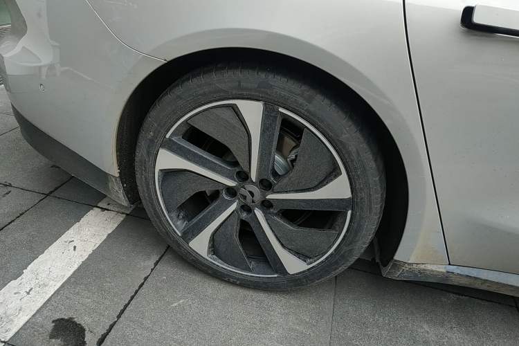 Used Nio ET7 2022 100kWh First Edition Right Rear Wheel Hub