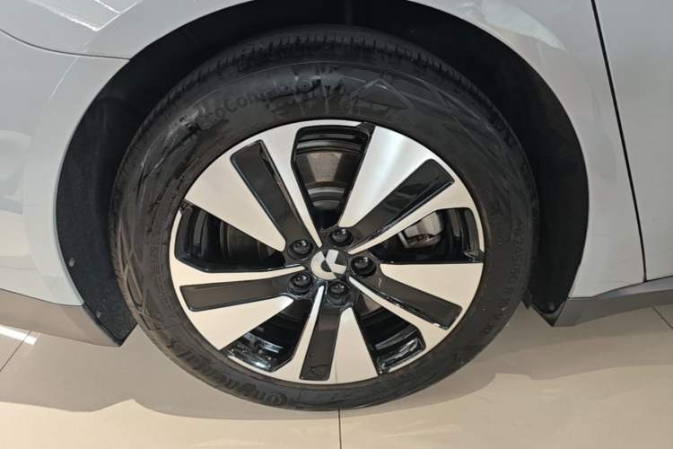 Used Nio ET7 2022 100 kWh Right Rear Wheel Hub