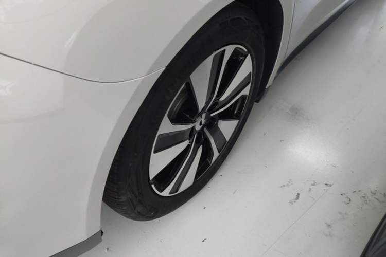 Used Nio ET7 2022 75 kWh Right Rear Wheel Hub