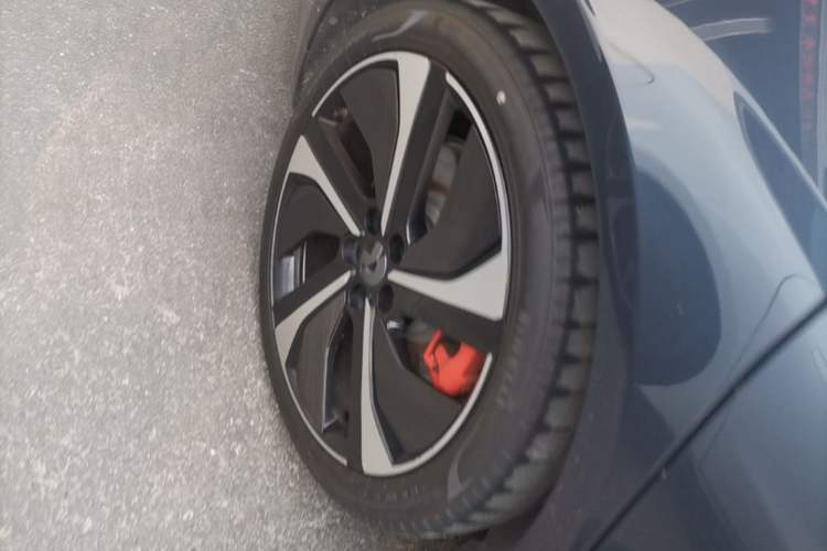 Used Nio ET7 2022 100kWh First Edition Right Rear Wheel Hub