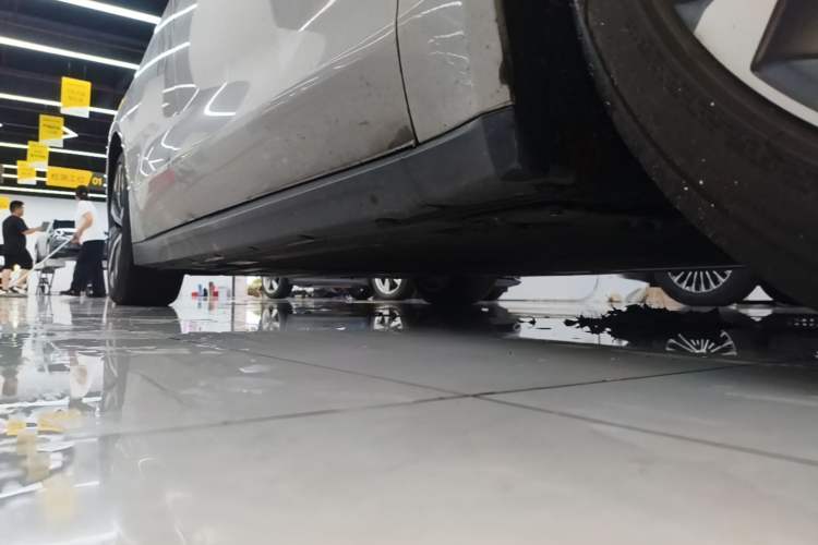 Used Nio ET7 2022 75 kWh Right Side Sill