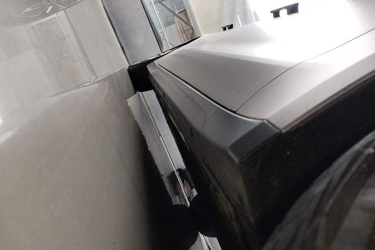 Used Nio ET7 2022 100kWh First Edition Right Side Sill