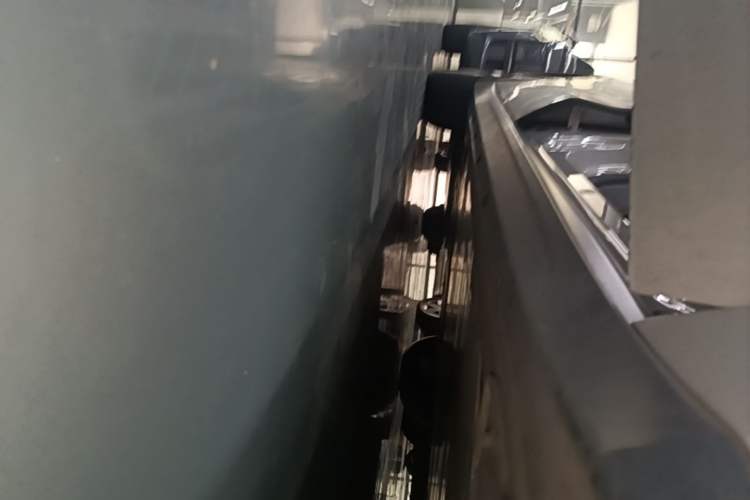 Used Nio ET7 2022 75 kWh Right Side Sill