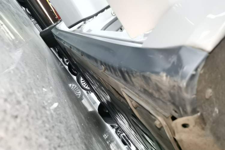 Used Nio ET7 2022 75 kWh Right Side Sill