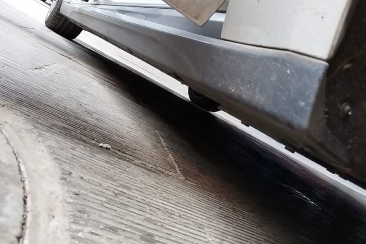Used Nio ET7 2022 100 kWh Right Side Sill