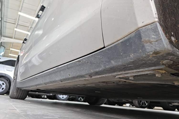 Used Nio ET7 2022 100kWh First Edition Right Side Sill