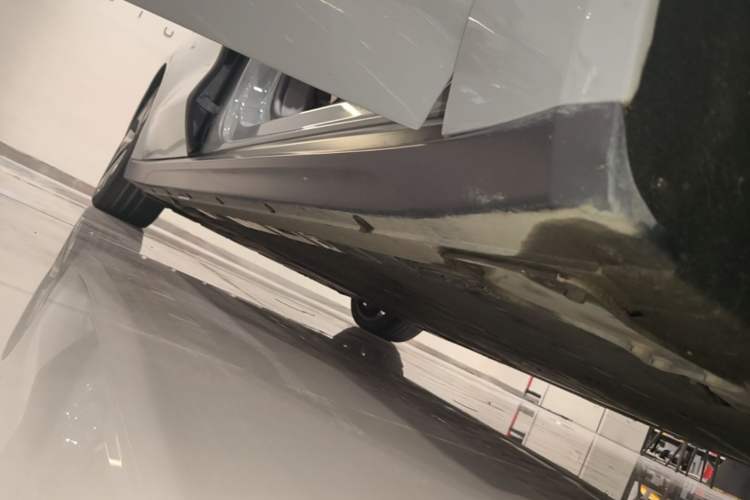 Used Nio ET7 2022 100kWh First Edition Right Side Sill