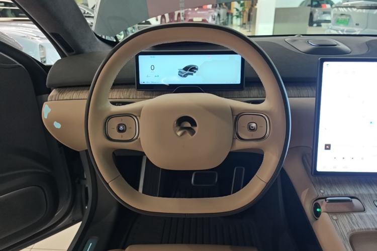 Used Nio ET7 2022 100 kWh Steering Wheel