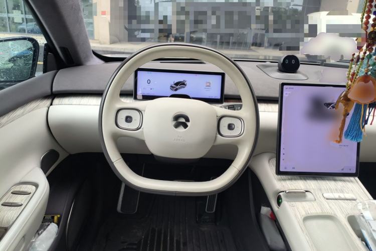Used Nio ET7 2022 100kWh First Edition Steering Wheel