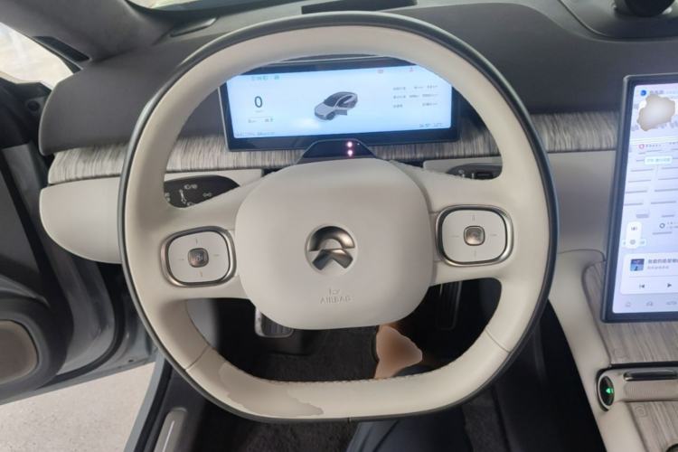 Used Nio ET7 2022 75 kWh Steering Wheel