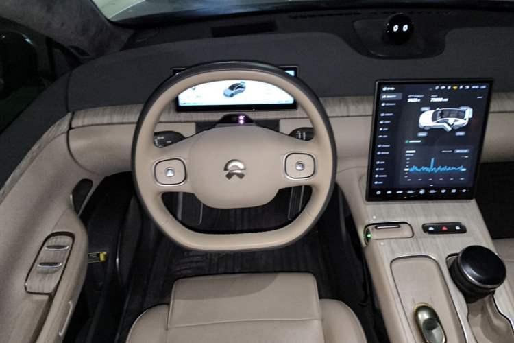 Used Nio ET7 2022 100 kWh Steering Wheel