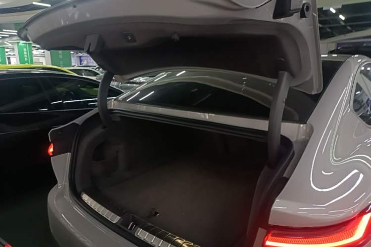 Used Nio ET7 2022 75 kWh Trunk