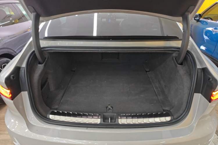 Used Nio ET7 2022 75 kWh Trunk