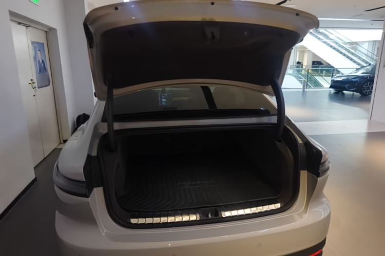 Used Nio ET7 2022 100kWh First Edition Trunk