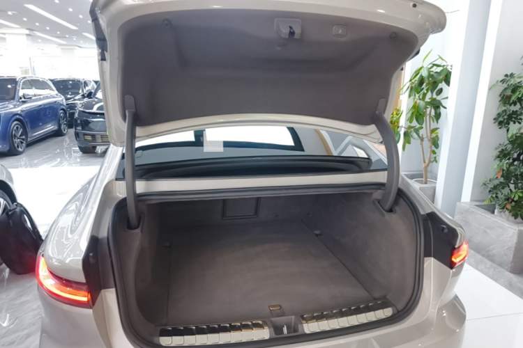 Used Nio ET7 2022 75 kWh Trunk
