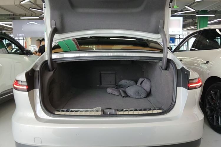 Used Nio ET7 2022 75 kWh Trunk